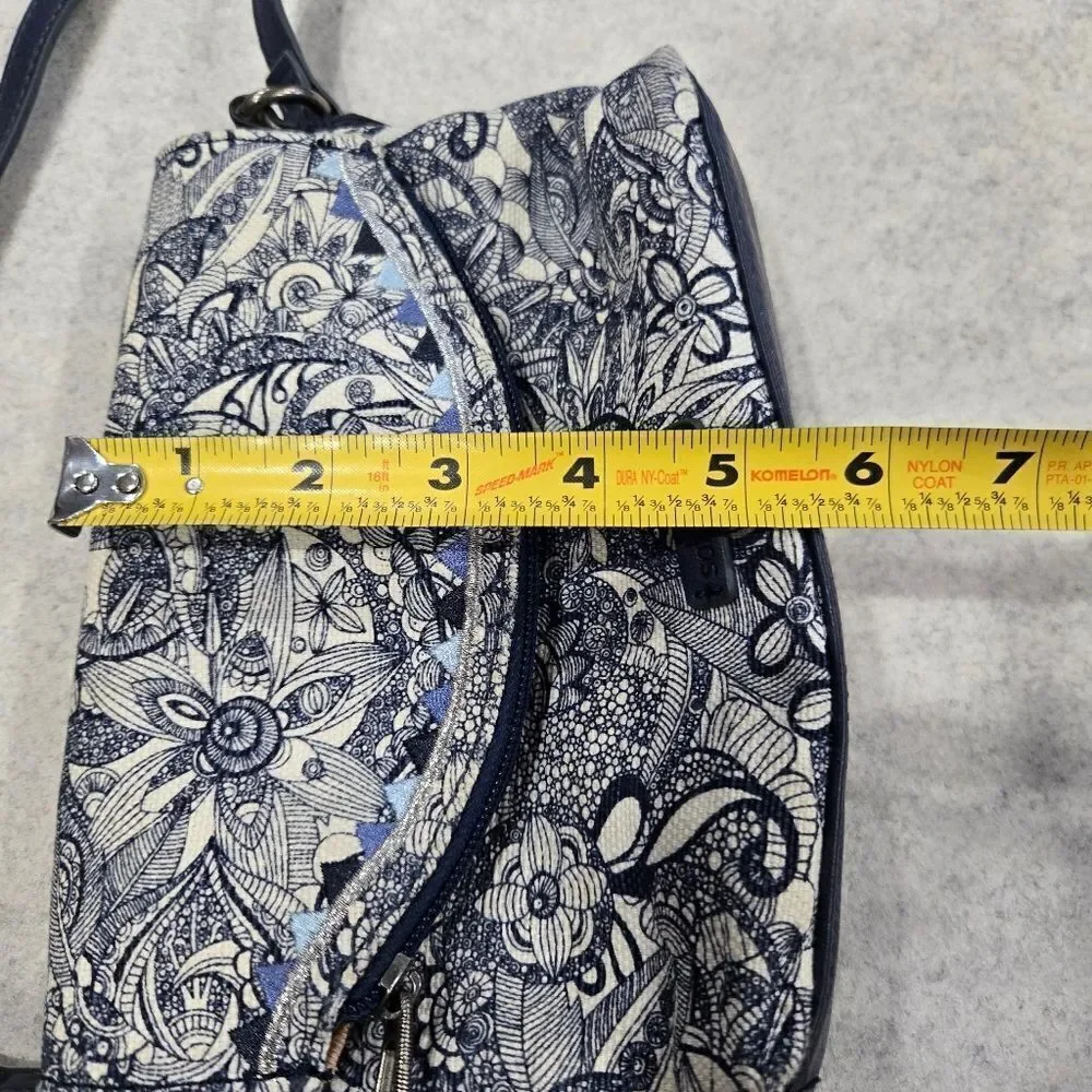 🐢 Sakroots crossbody mini bag!